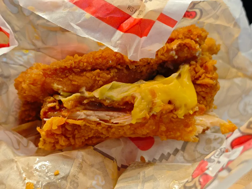 Featured image of post 浅尝：华莱士的“双层厚霸堡”